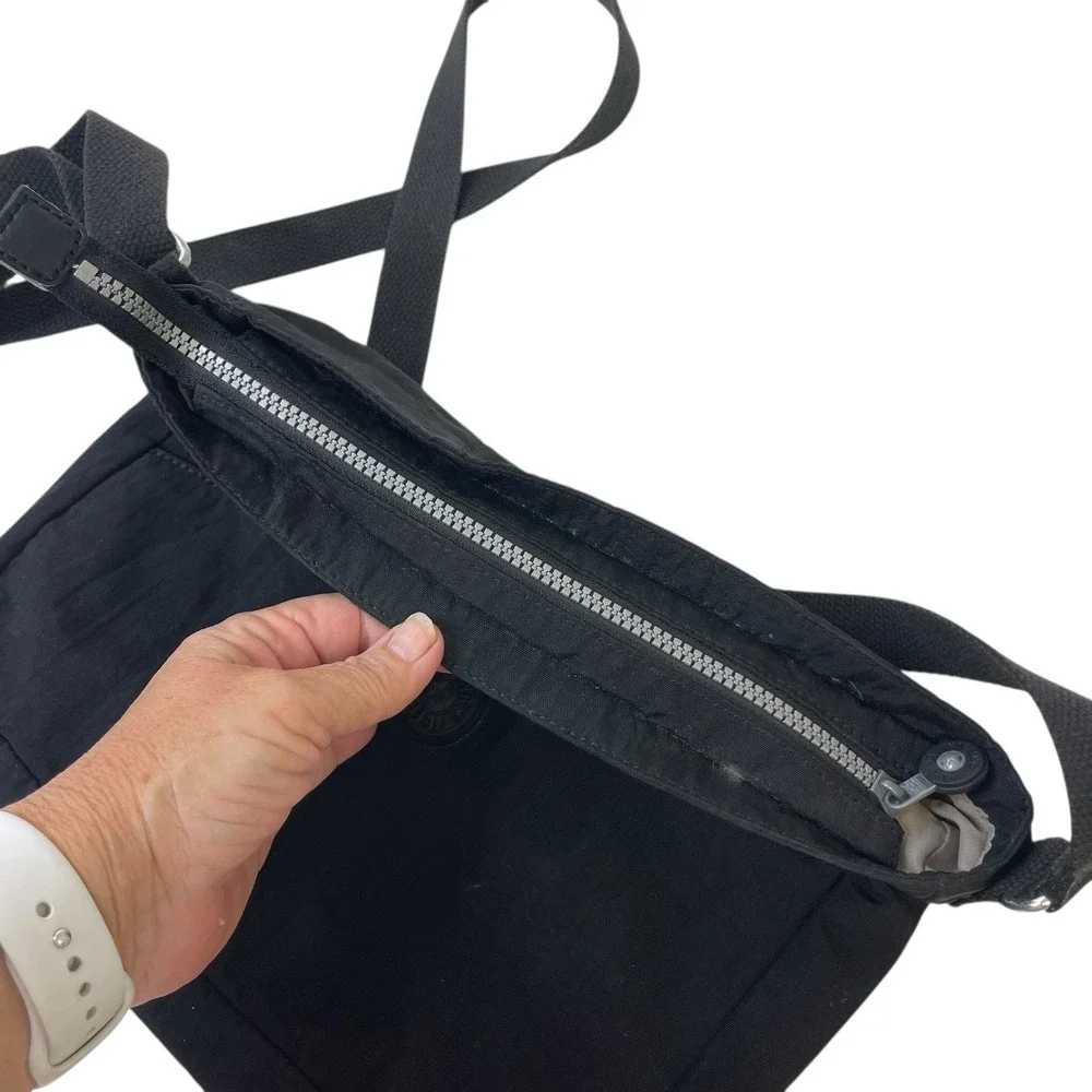 Kipling Black Nylon Crossbody Messenger Bag Tablet Zip Top Adjust Strap Purse